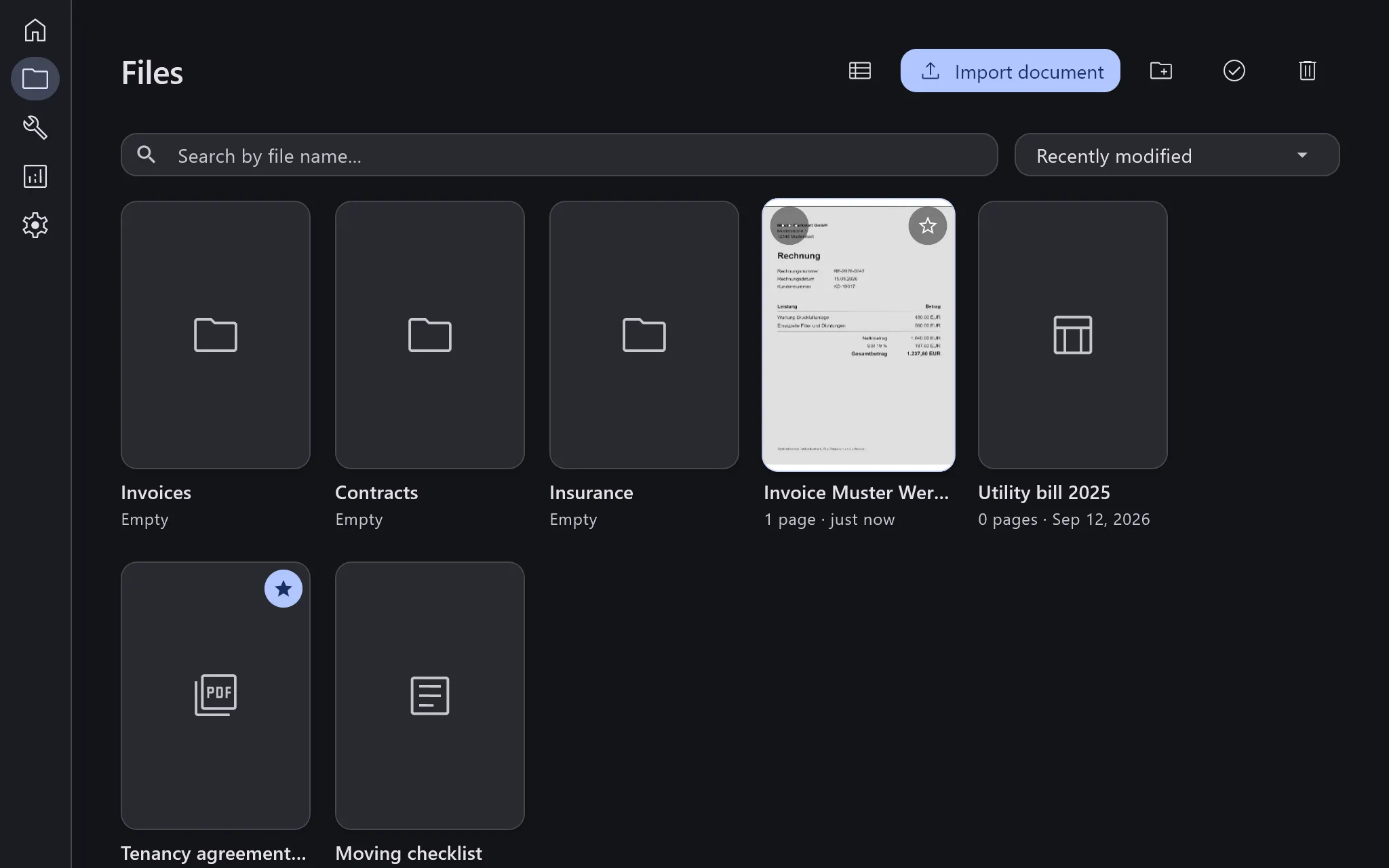 Quorvyn Docyra after start-up in the Files view: a search field and sorting, the invented folders Invoices, Contracts and Insurance and a scanned invoice with a preview